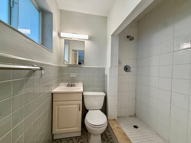 1215 NE 17th Avenue Unit 5, Fort Lauderdale, FL 33304