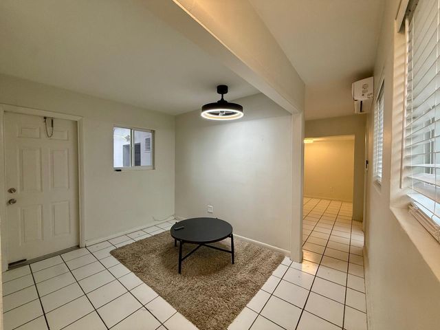 1215 NE 17th Avenue Unit 5, Fort Lauderdale, FL 33304