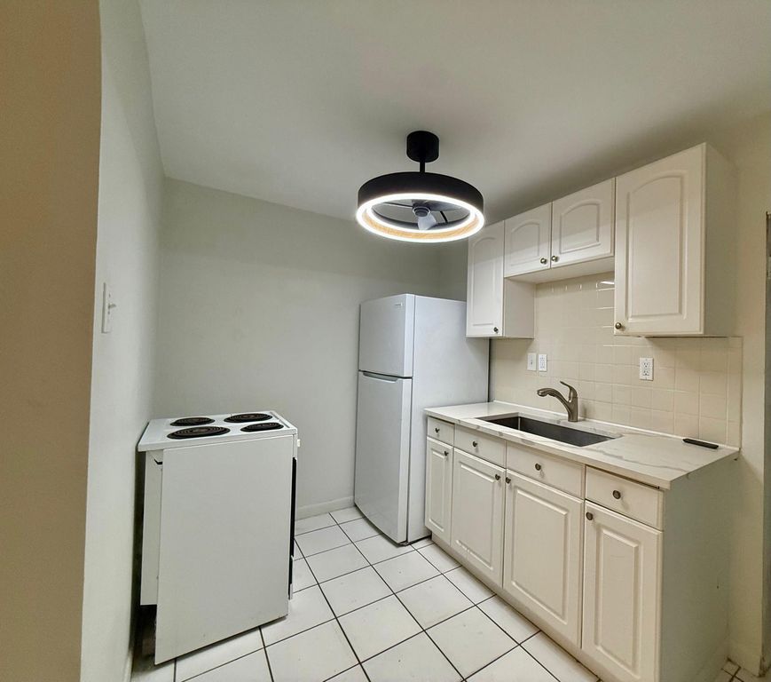 1215 NE 17th Avenue Unit 5, Fort Lauderdale, FL 33304