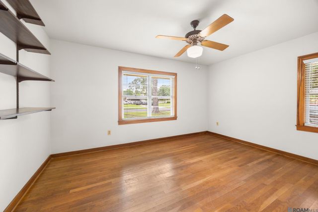 9372 Woodbine Dr, Baton Rouge, LA 70815