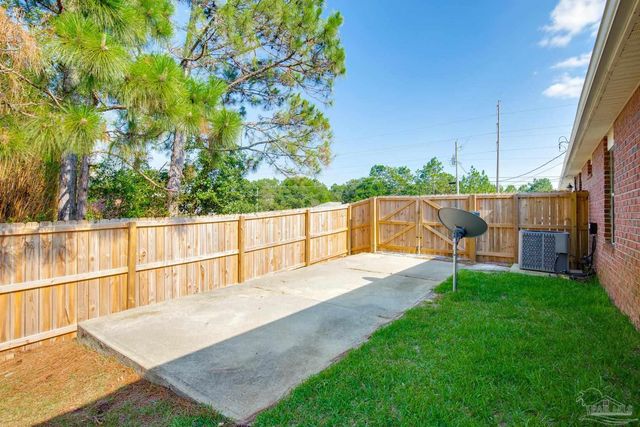 7292 Broadmoor St, Navarre, FL 32566