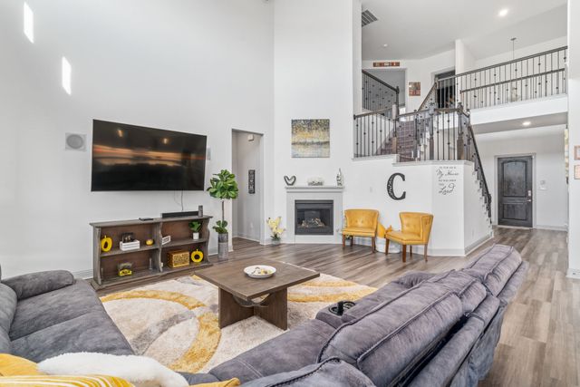 234 Crestview Drive, Midlothian, TX 76065