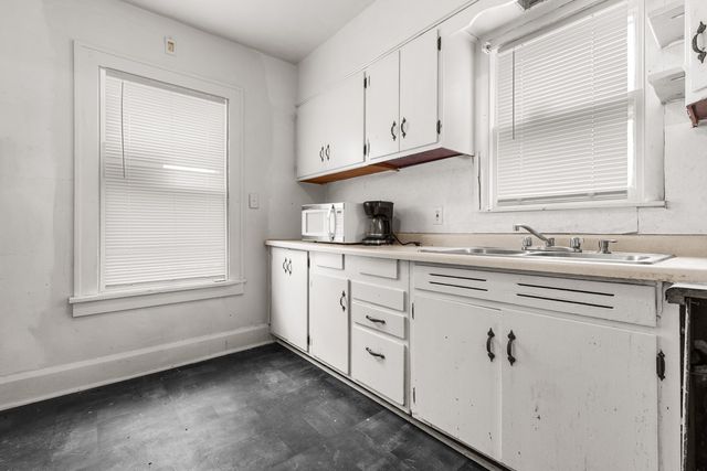 610 S Horace Avenue, Rockford, IL 61102