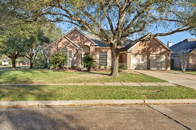 12134 Green Trails Drive, Stafford, TX 77477
