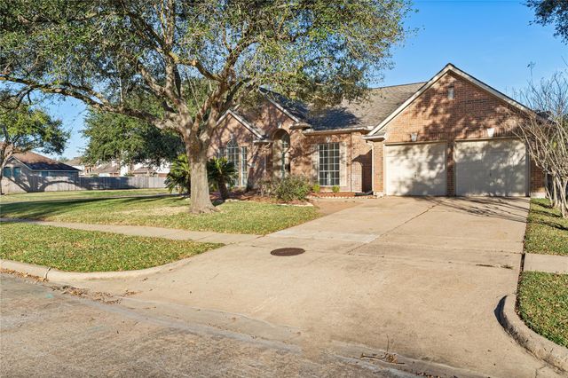 12134 Green Trails Drive, Stafford, TX 77477