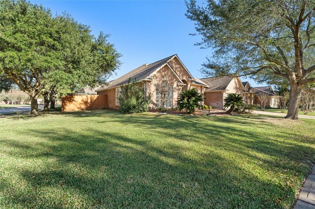 12134 Green Trails Drive, Stafford, TX 77477