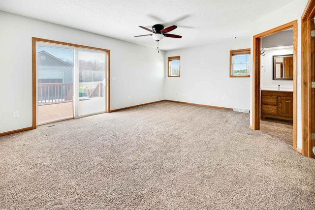 W7379 White Oak Run, Pardeeville, WI 53954