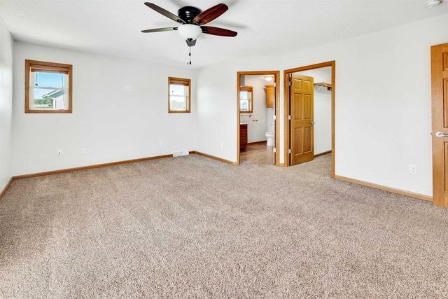 W7379 White Oak Run, Pardeeville, WI 53954