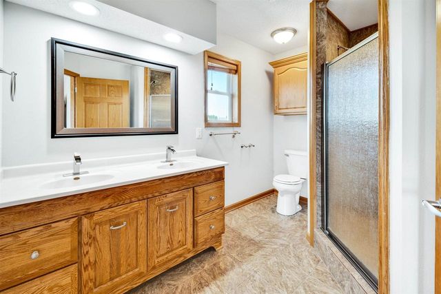 W7379 White Oak Run, Pardeeville, WI 53954