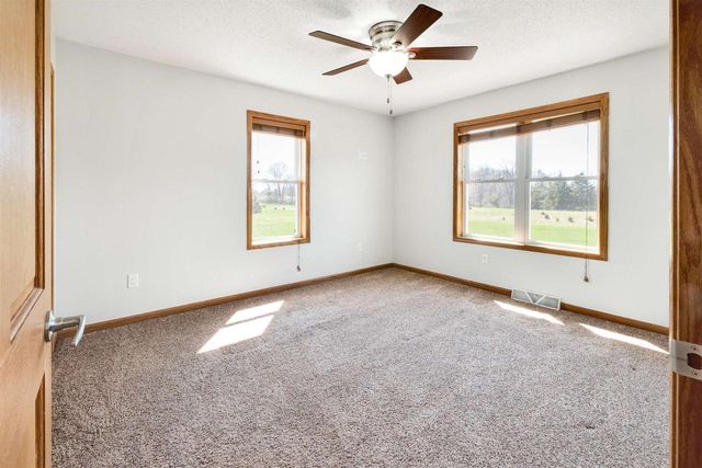 W7379 White Oak Run, Pardeeville, WI 53954