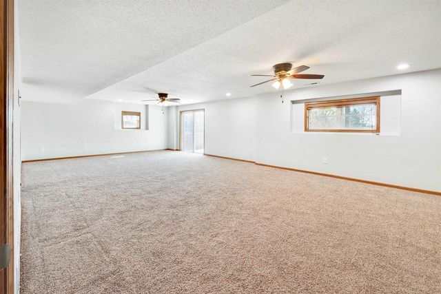 W7379 White Oak Run, Pardeeville, WI 53954