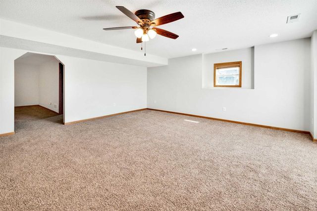 W7379 White Oak Run, Pardeeville, WI 53954