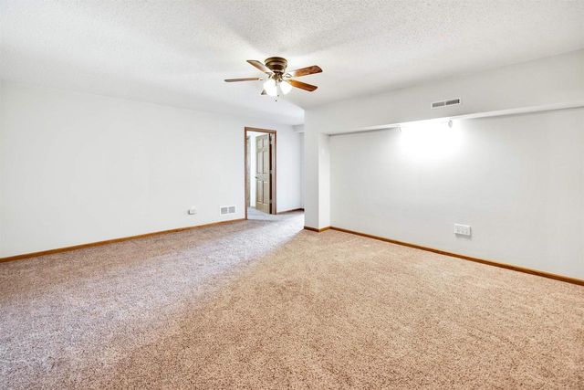 W7379 White Oak Run, Pardeeville, WI 53954