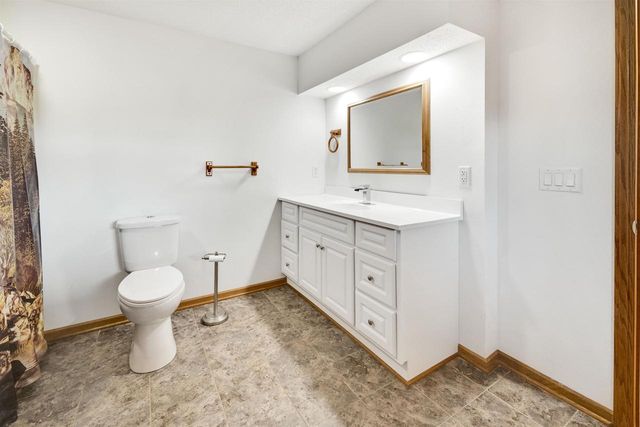 W7379 White Oak Run, Pardeeville, WI 53954