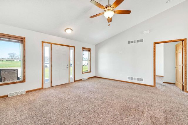 W7379 White Oak Run, Pardeeville, WI 53954
