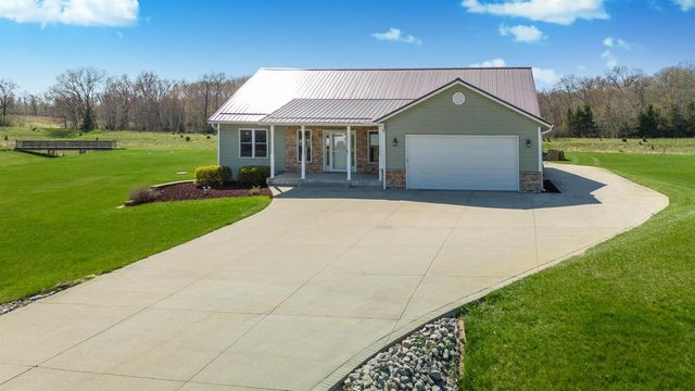 W7379 White Oak Run, Pardeeville, WI 53954
