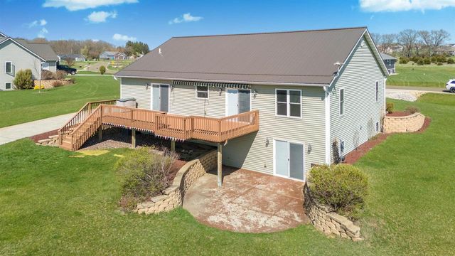 W7379 White Oak Run, Pardeeville, WI 53954