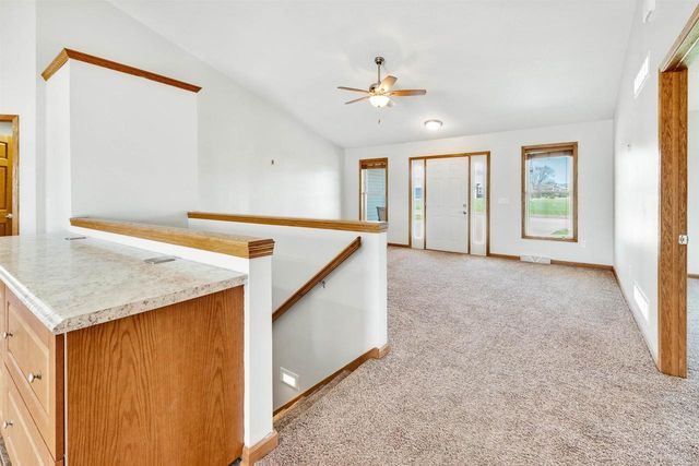W7379 White Oak Run, Pardeeville, WI 53954