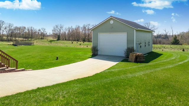 W7379 White Oak Run, Pardeeville, WI 53954