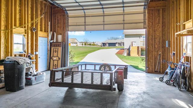 W7379 White Oak Run, Pardeeville, WI 53954