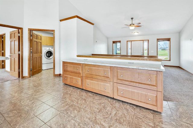 W7379 White Oak Run, Pardeeville, WI 53954