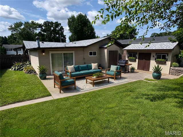 1108 N Rapp Avenue, Columbia, IL 62236