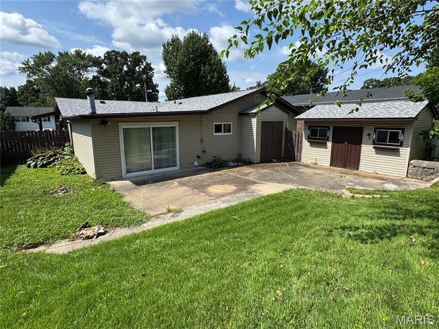 1108 N Rapp Avenue, Columbia, IL 62236