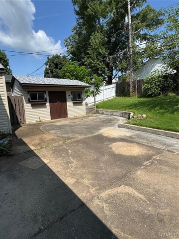 1108 N Rapp Avenue, Columbia, IL 62236
