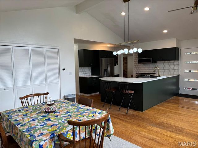 1108 N Rapp Avenue, Columbia, IL 62236