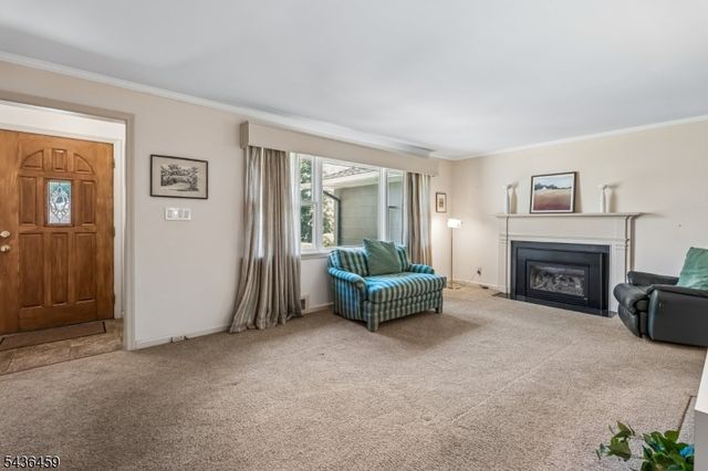 10 Overhill Dr, Madison Boro, NJ 07940