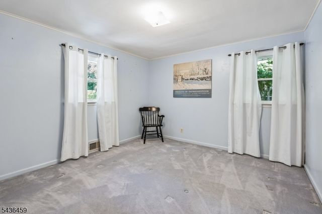 10 Overhill Dr, Madison Boro, NJ 07940