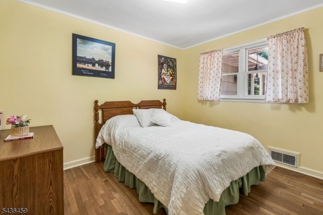 10 Overhill Dr, Madison Boro, NJ 07940