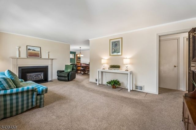10 Overhill Dr, Madison Boro, NJ 07940