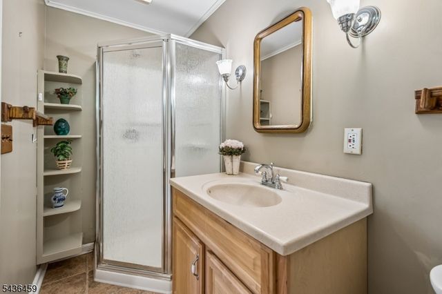 10 Overhill Dr, Madison Boro, NJ 07940