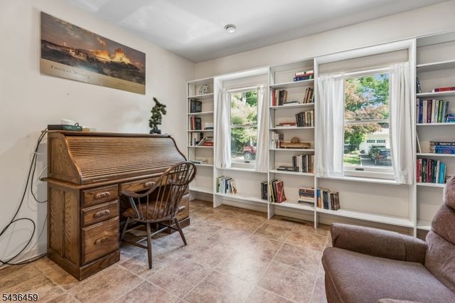 10 Overhill Dr, Madison Boro, NJ 07940