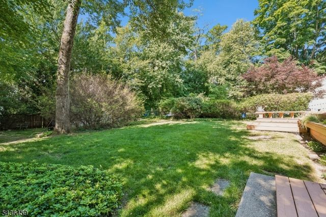 10 Overhill Dr, Madison Boro, NJ 07940