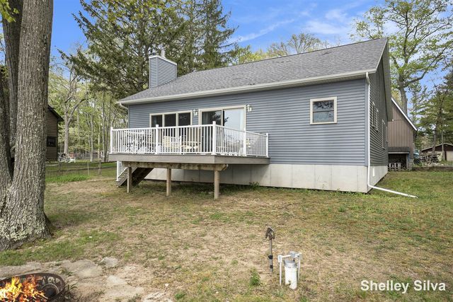 2496 Wolf Lake Drive, Baldwin, MI 49304