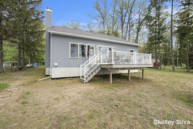2496 Wolf Lake Drive, Baldwin, MI 49304