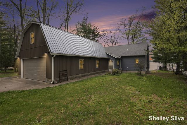 2496 Wolf Lake Drive, Baldwin, MI 49304