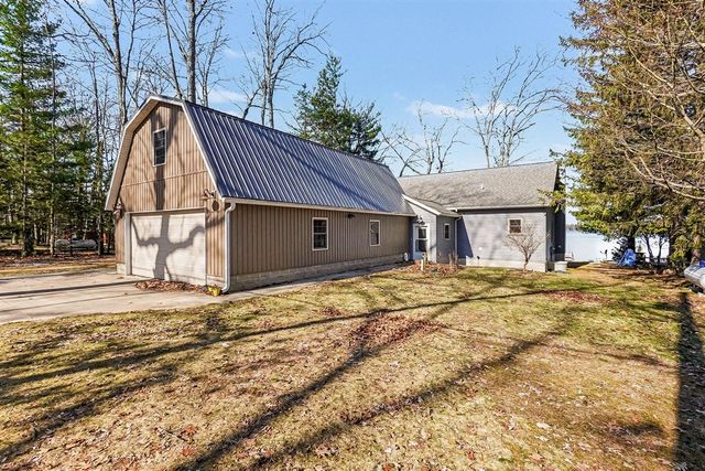 2496 Wolf Lake Drive, Baldwin, MI 49304