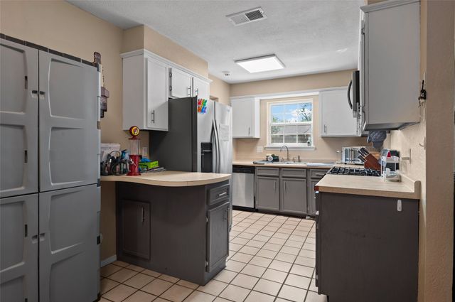 1372 E 142nd Street, Glenpool, OK 74033