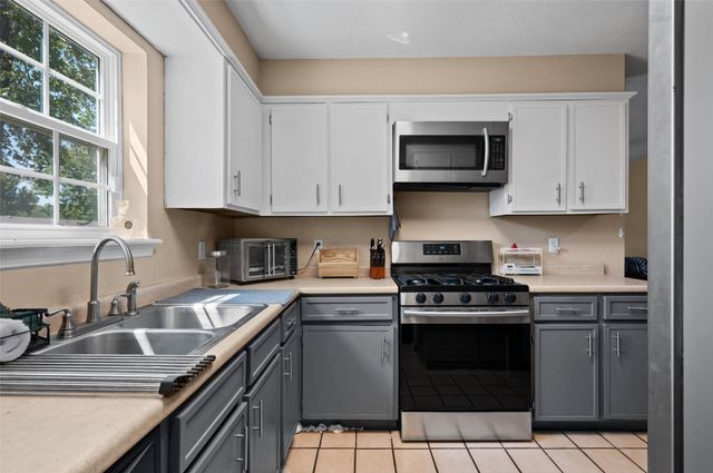 1372 E 142nd Street, Glenpool, OK 74033