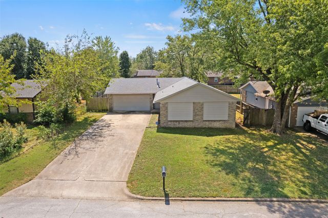 1372 E 142nd Street, Glenpool, OK 74033