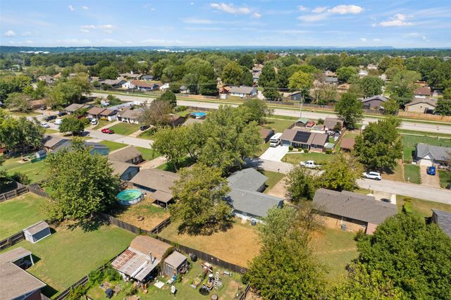1372 E 142nd Street, Glenpool, OK 74033