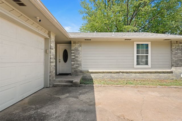 1372 E 142nd Street, Glenpool, OK 74033