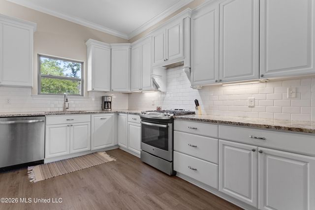3813 Acadian Village Drive, Ocean Springs, MS 39564