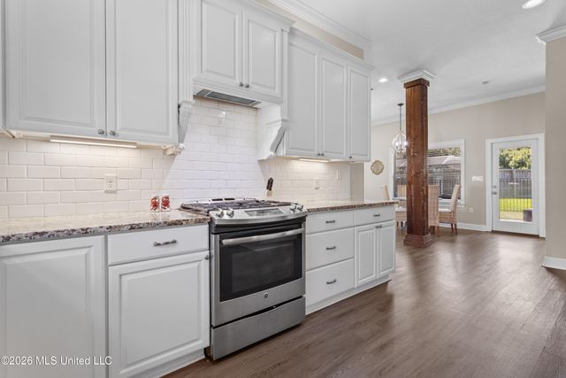 3813 Acadian Village Drive, Ocean Springs, MS 39564