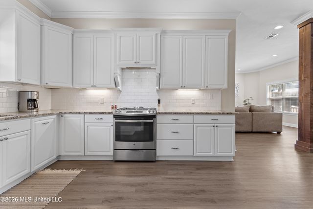 3813 Acadian Village Drive, Ocean Springs, MS 39564