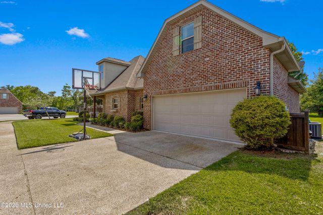 3813 Acadian Village Drive, Ocean Springs, MS 39564