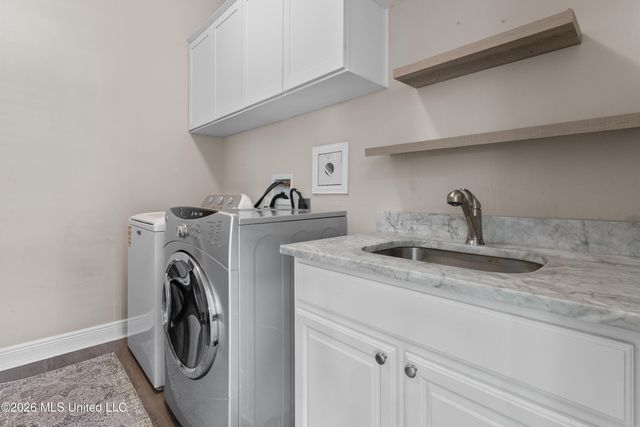 3813 Acadian Village Drive, Ocean Springs, MS 39564
